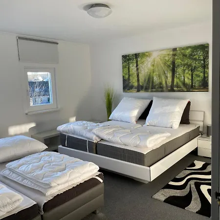 Holiday home Ferienhaus Gluckswerkstatt Zentrale Lage, Mit 3 Schlafzimmern Garage Und Garten
